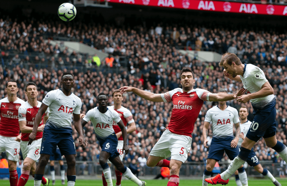 电竞比分网：英雄联盟S10 D组战，TES不负众望小组第一出线