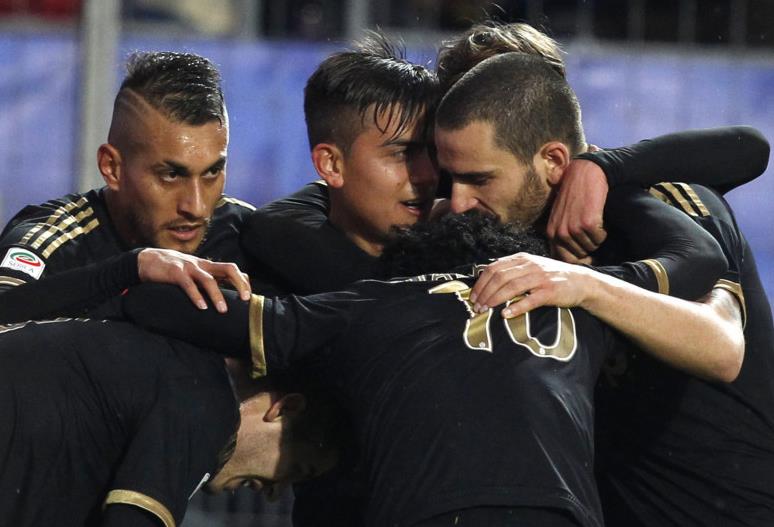 都体：邓弗里斯可能继续缺席与马竞比赛；泽林斯基已参加合练