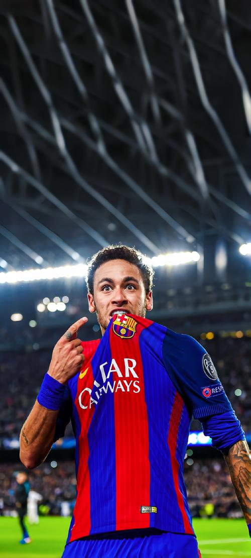 用冠军告别！前巴萨传奇正式挂靴退役，结束17年辉煌生涯